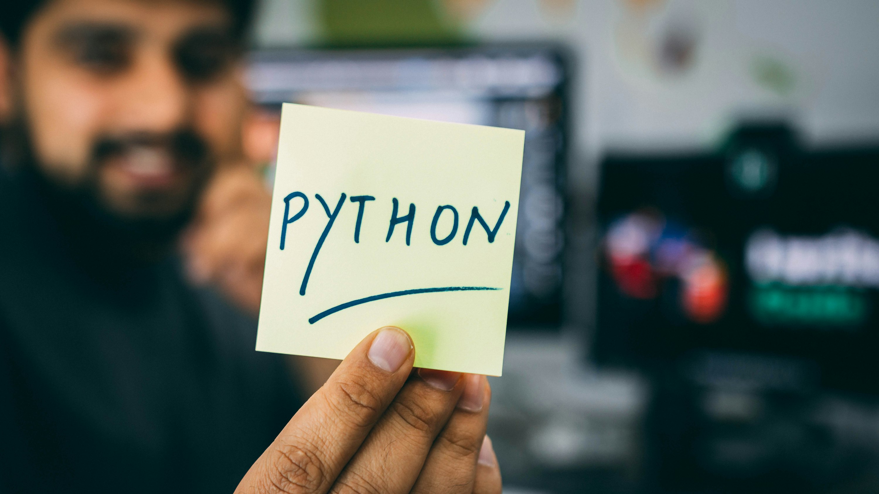 Editor de código con Python para guía completa de programación básica